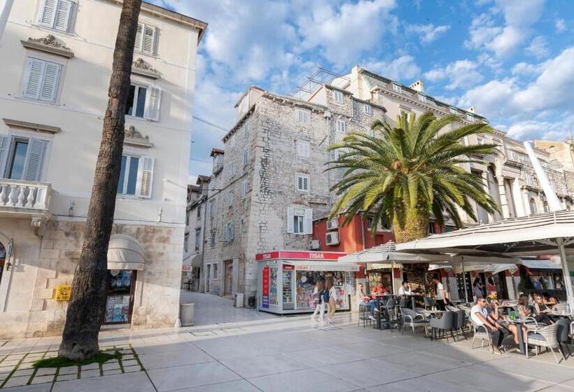 فندق Kastel 1700