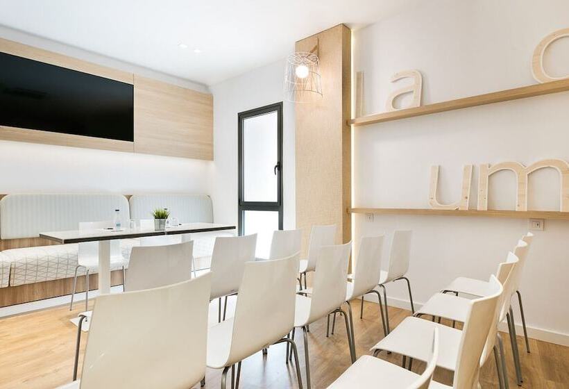 Отель Acta Laumon