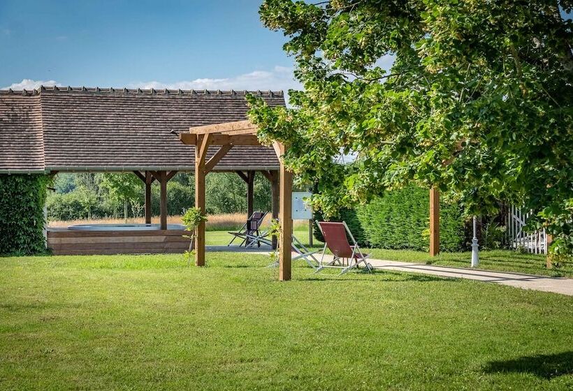 فندق Logis Le Fleuray