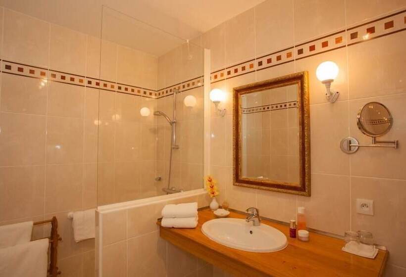 فندق Logis Le Fleuray