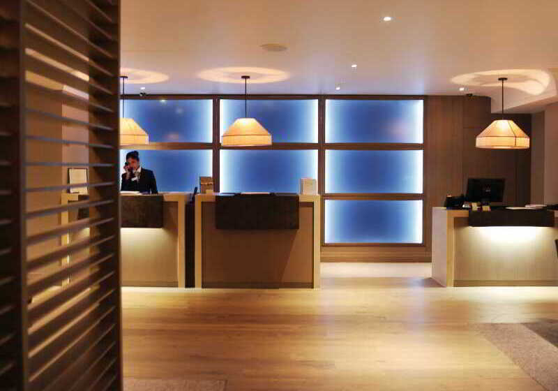 Отель Macdonald Windsor