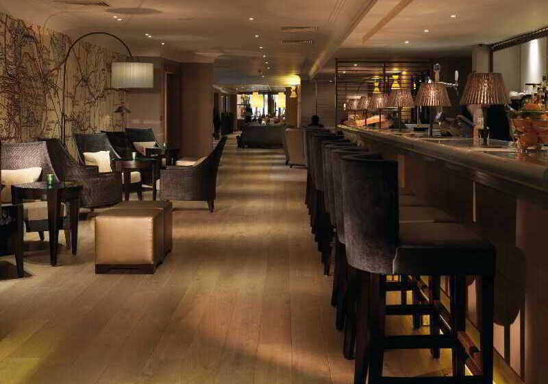 Отель Macdonald Windsor