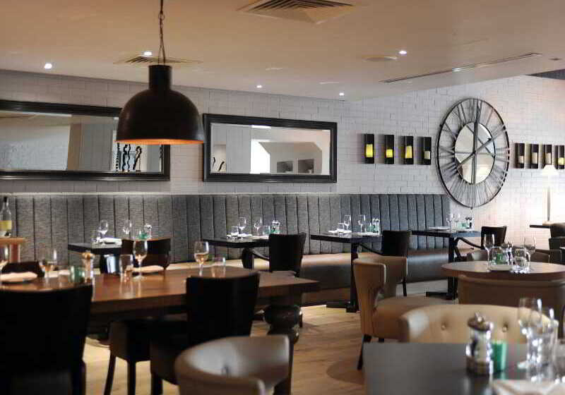 Отель Macdonald Windsor