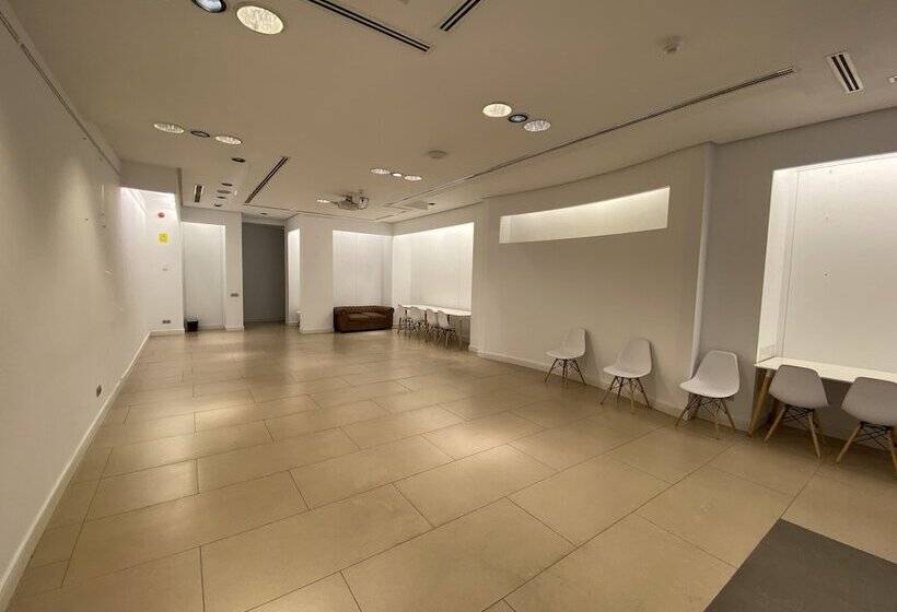 酒店 Madanis Liceo