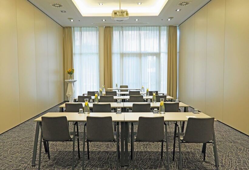 هتل Park Inn By Radisson Linz