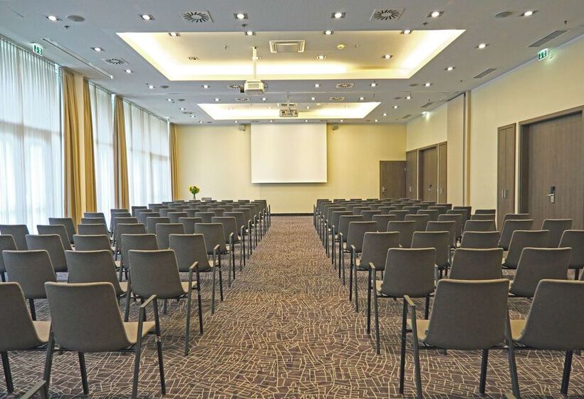 هتل Park Inn By Radisson Linz