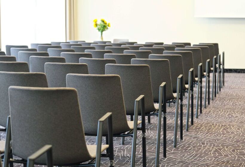 هتل Park Inn By Radisson Linz