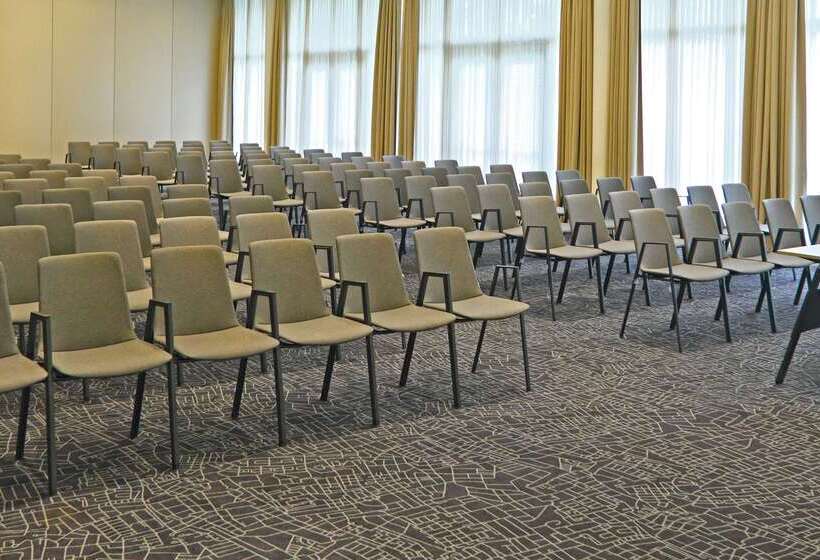 هتل Park Inn By Radisson Linz