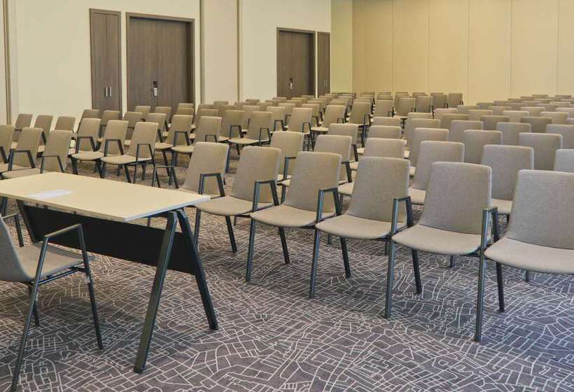 هتل Park Inn By Radisson Linz