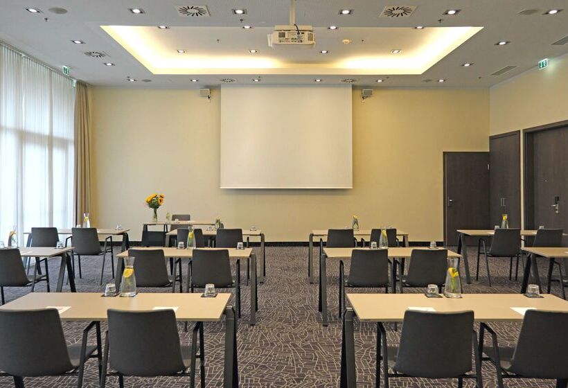 هتل Park Inn By Radisson Linz