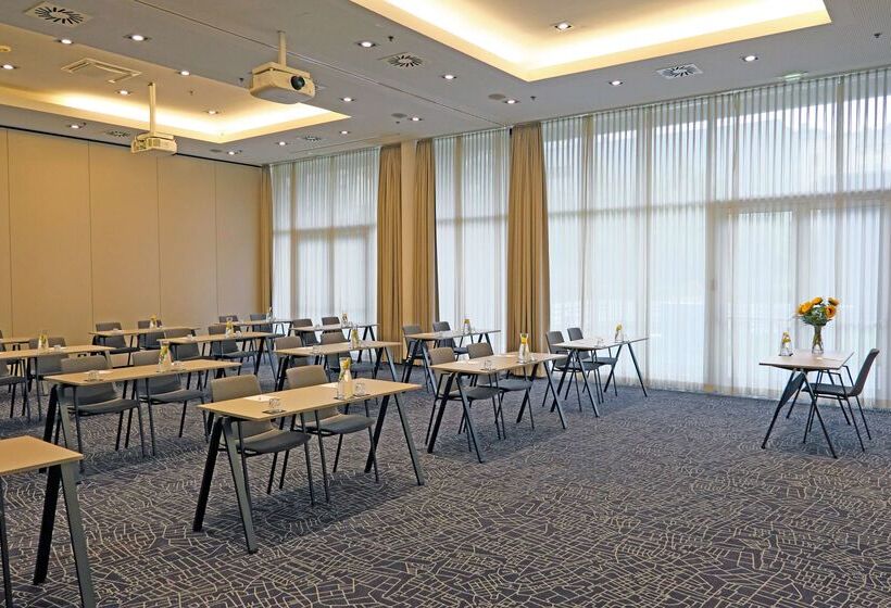 هتل Park Inn By Radisson Linz