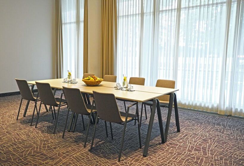 هتل Park Inn By Radisson Linz