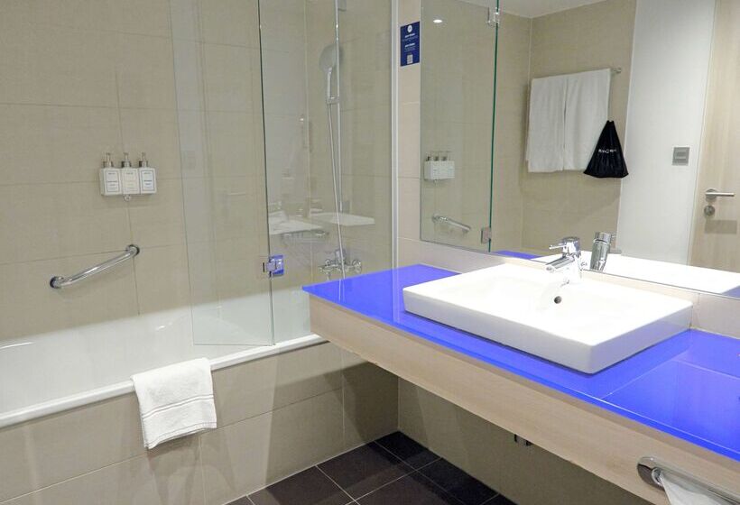 هتل Park Inn By Radisson Linz