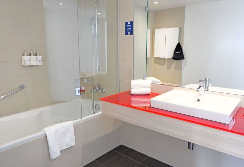 هتل Park Inn By Radisson Linz