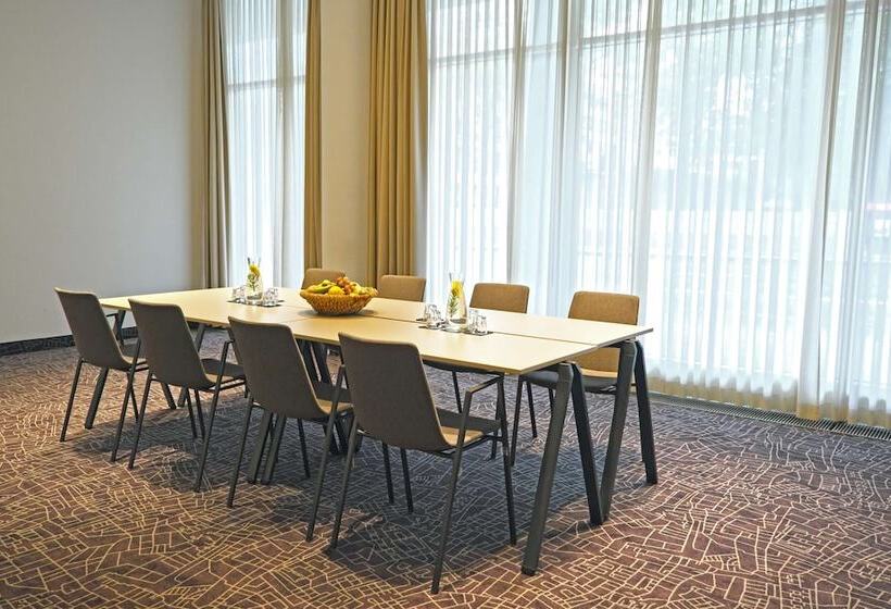 هتل Park Inn By Radisson Linz