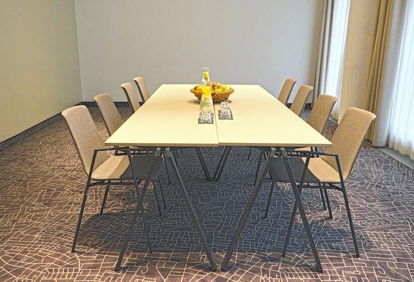 هتل Park Inn By Radisson Linz