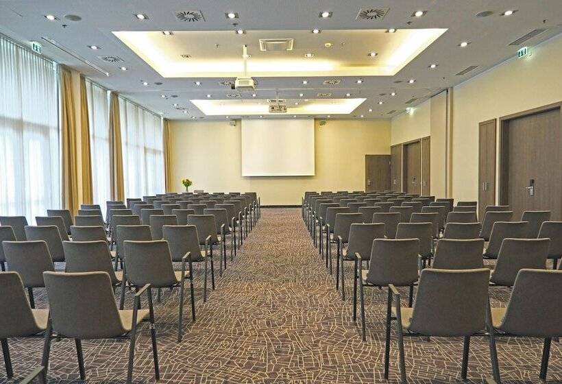 هتل Park Inn By Radisson Linz