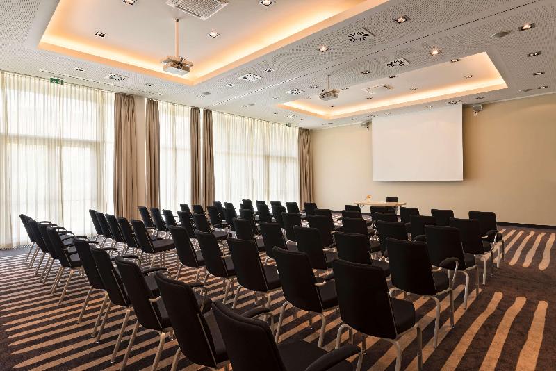 هتل Park Inn By Radisson Linz