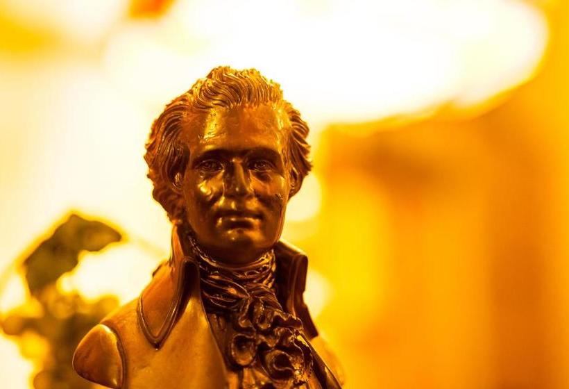 هتل Pension Mozart   Newly Renovated