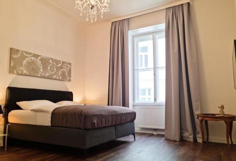 هتل Pension Mozart   Newly Renovated