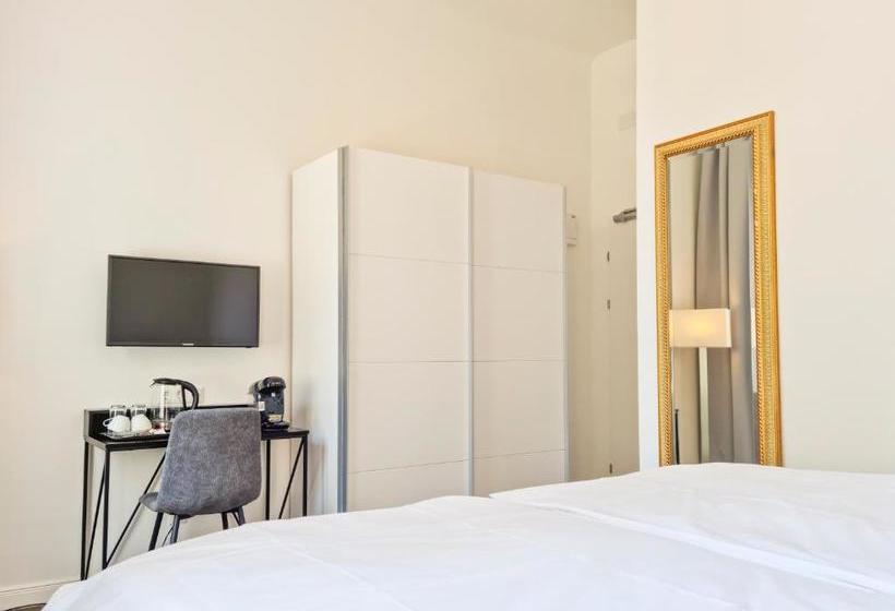 هتل Pension Mozart   Newly Renovated