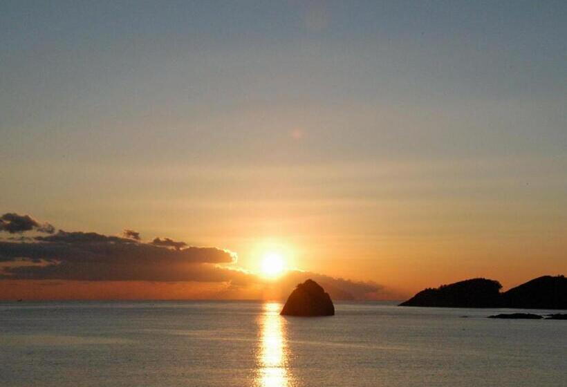 בית מלון כפרי Shimoda View