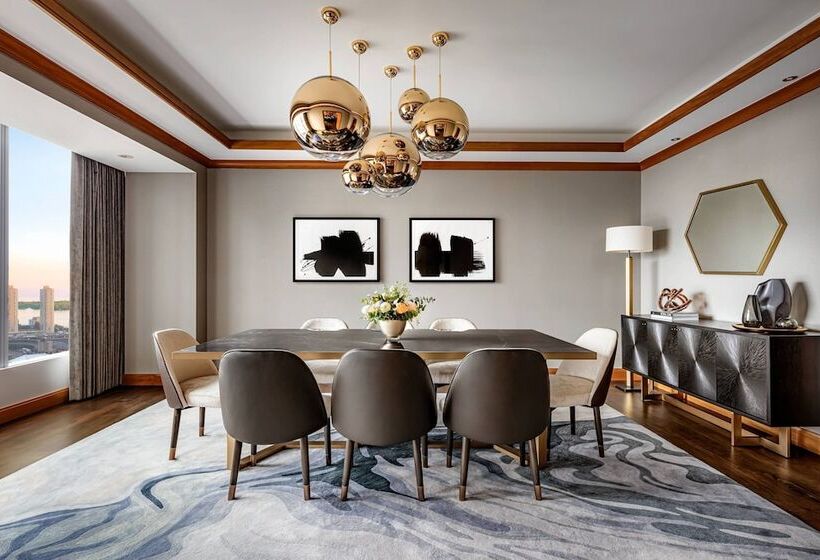 בית מלון כפרי The Ritzcarlton, Toronto