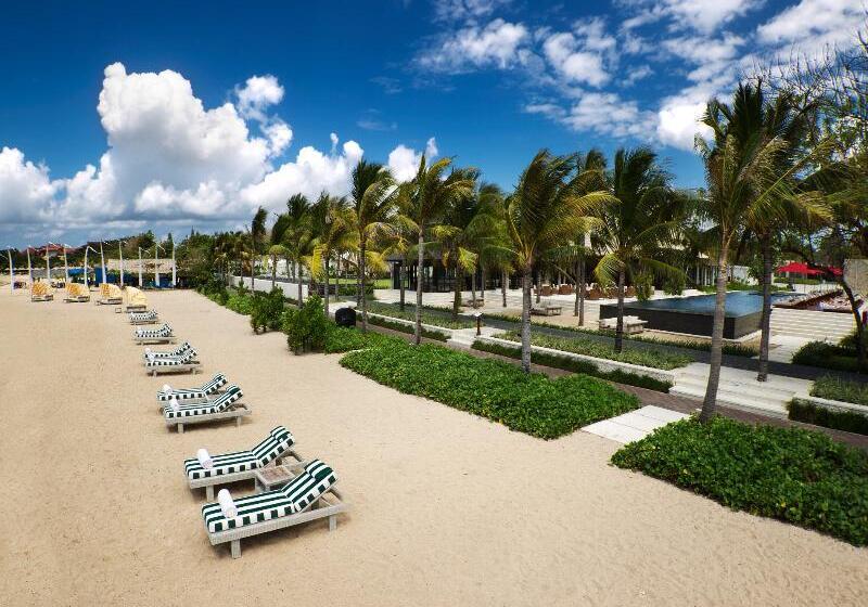 בית מלון כפרי The Royal Santrian