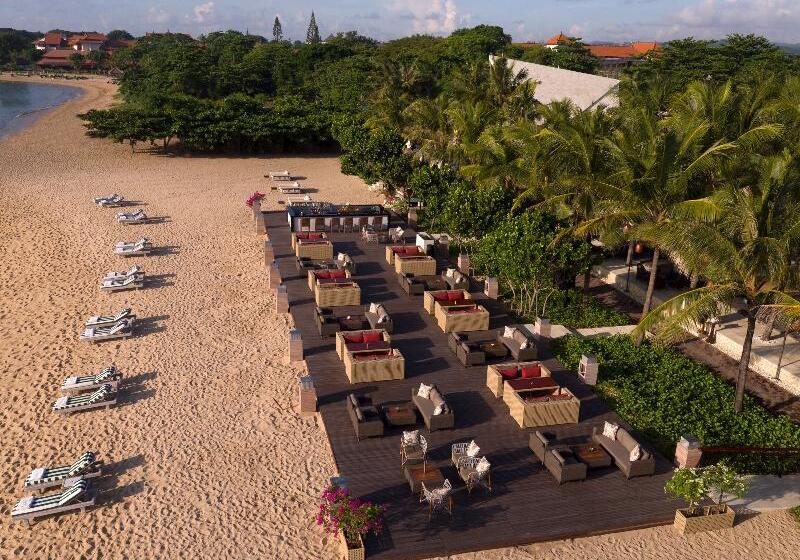 בית מלון כפרי The Royal Santrian