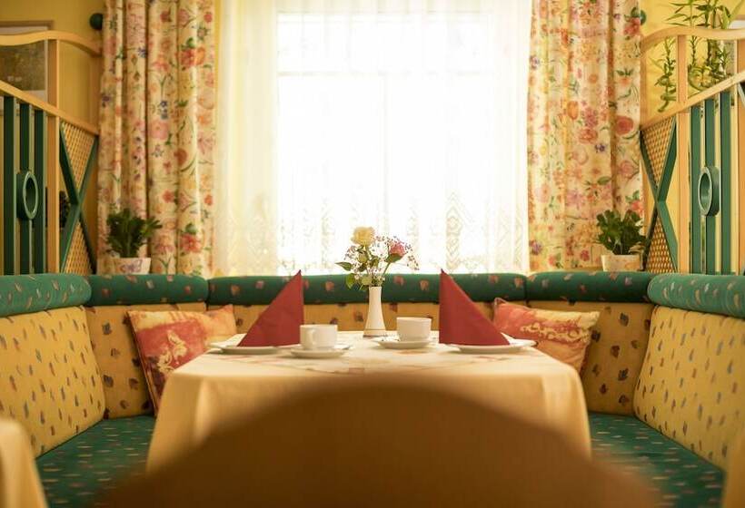 Отель Thermenhof Puchasplus Loipersdorf