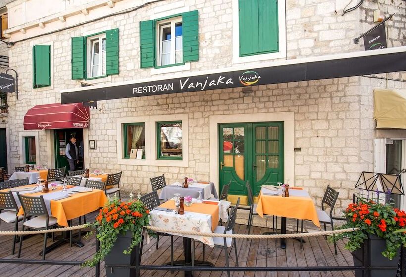 هتل Bed And Breakfast Vanjaka