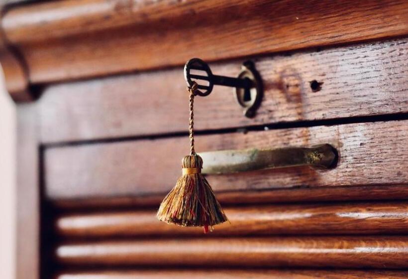 Отель Verne Dreams