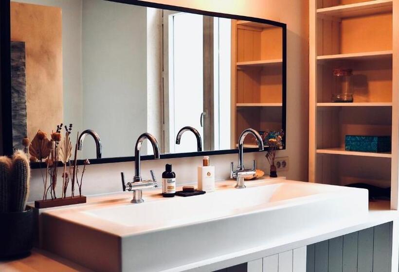 Отель Verne Dreams