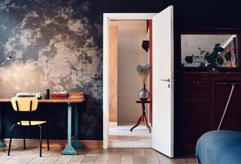 Отель Verne Dreams