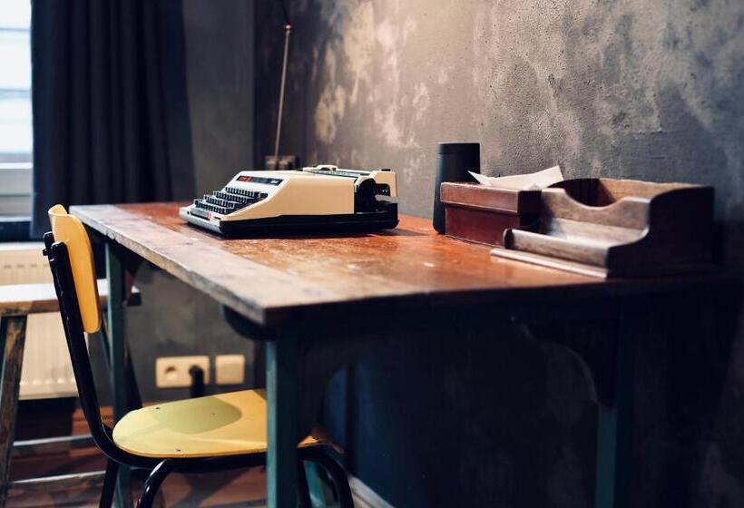 Отель Verne Dreams