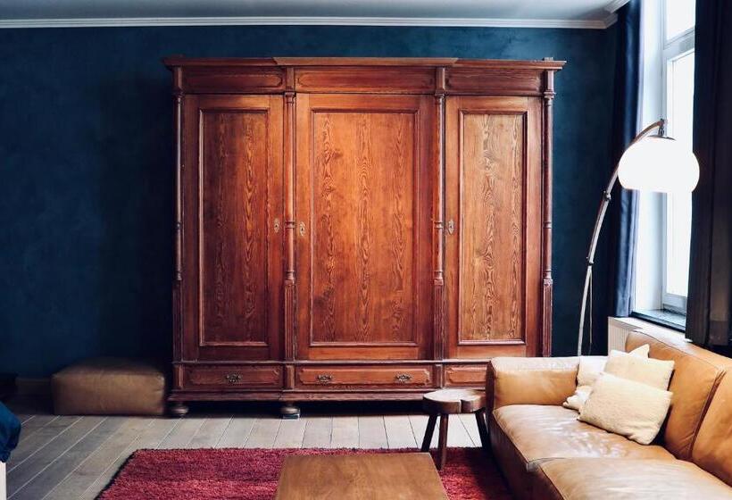 Отель Verne Dreams