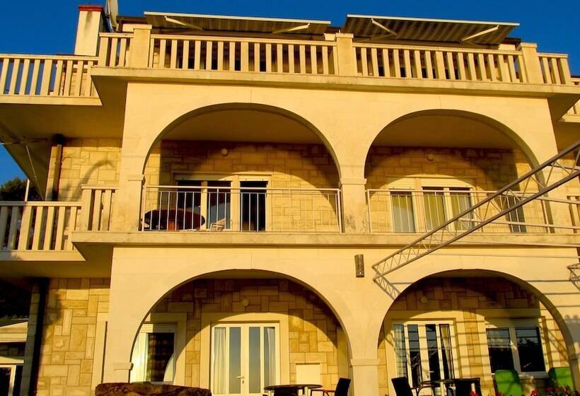 בית מלון כפרי Villa Pape