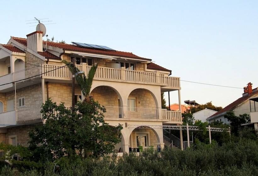 בית מלון כפרי Villa Pape