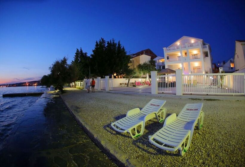 ホテル Villa Triana Adults Only