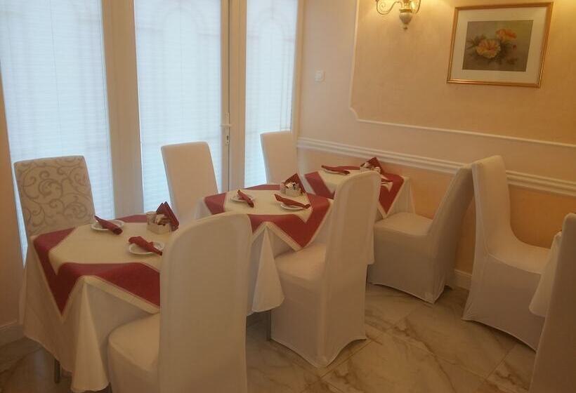 ホテル Villa Triana Adults Only