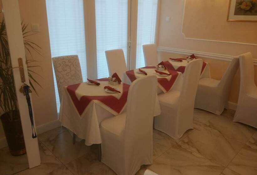 ホテル Villa Triana Adults Only