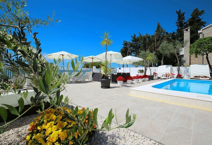 ホテル Villa Triana Adults Only