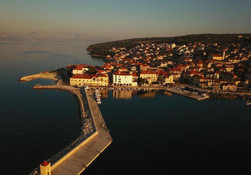 בית מלון כפרי Vrilo   Adults Only