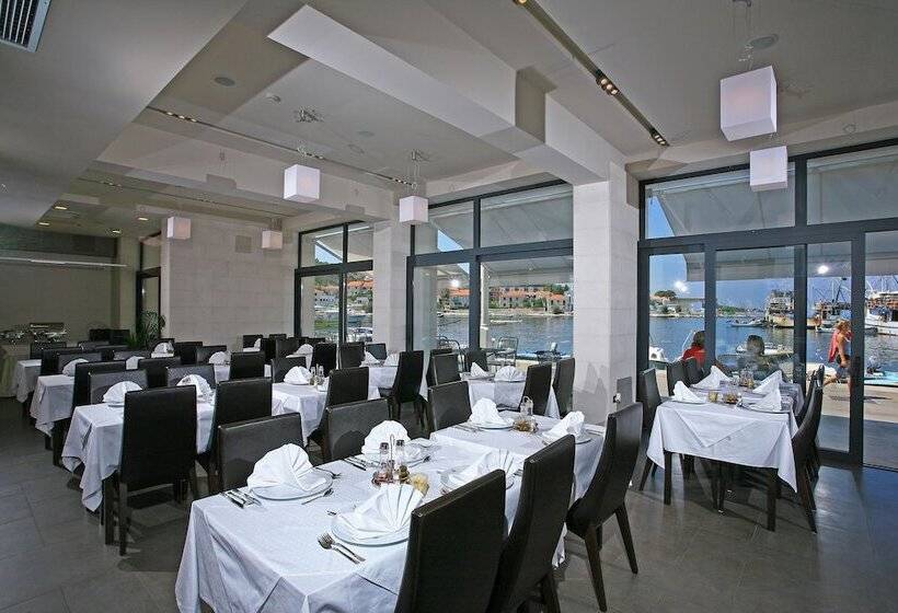 בית מלון כפרי Vrilo   Adults Only