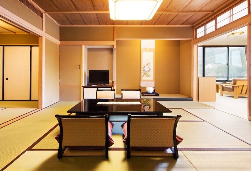 호텔 Yamanaka Onsen Kissho Yamanaka