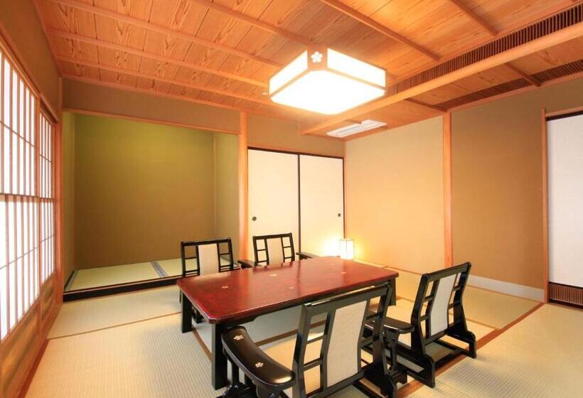 فندق Yamashiro Onsen Miyabi No Yado Kaga Hyakumangoku