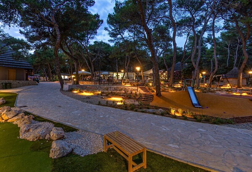 Курорт Pine Beach Pakostane Glamping Homes   All Inclusive Light