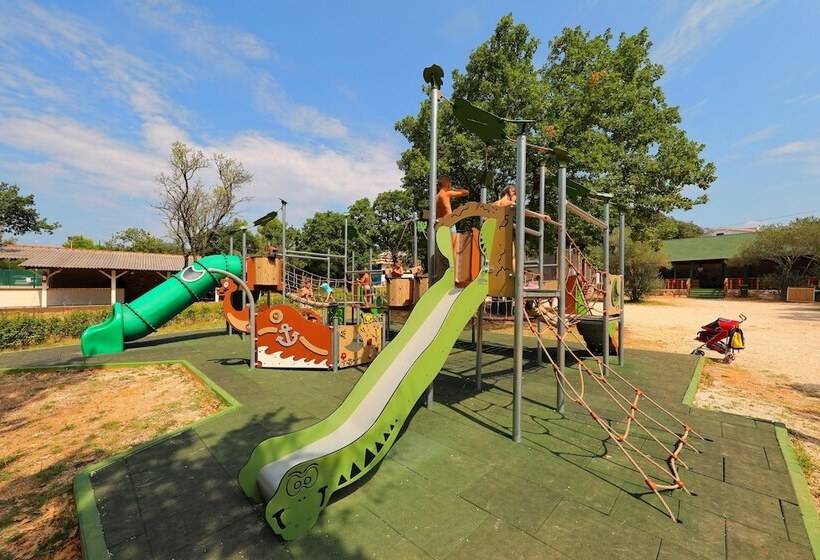 Курорт Pine Beach Pakostane Glamping Homes   All Inclusive Light