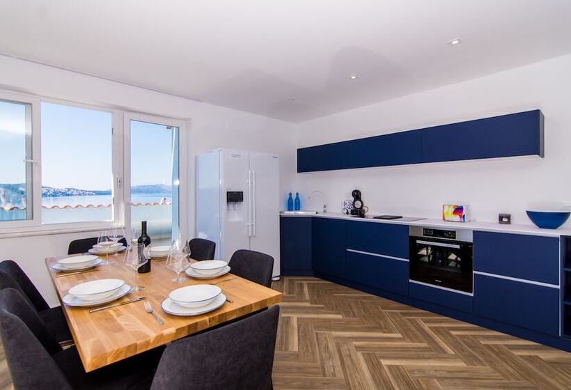 Seafront Luxury Apartments Fun