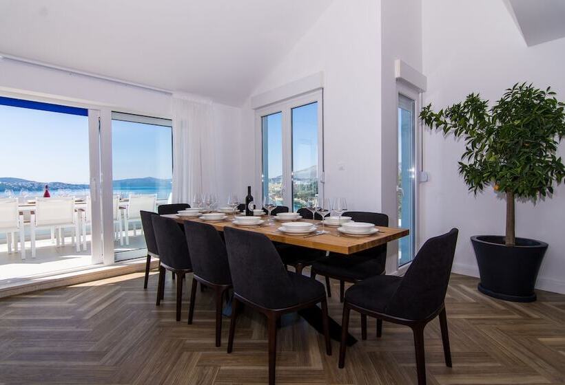 Seafront Luxury Apartments Fun